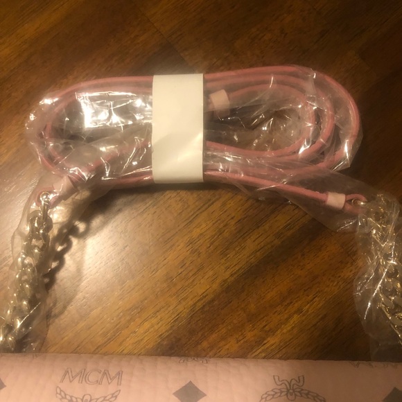 NWT $720 MCM Mini Patricia Round Crossbody Bag in Visetos in Powder Pink! - Picture 8 of 14